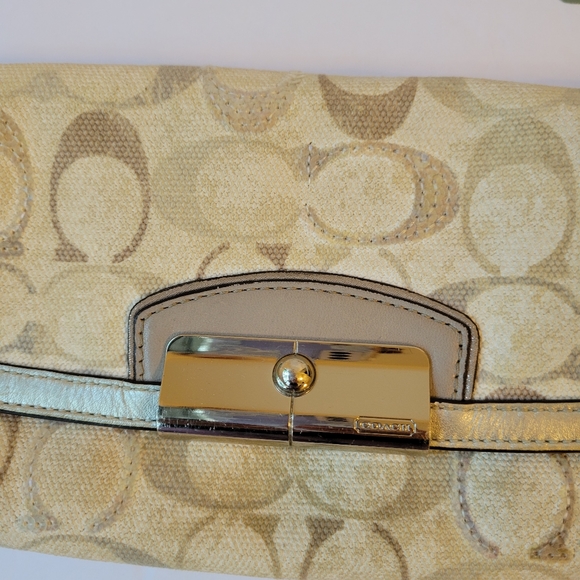 Coach signature Kristen flap sequins wristlet bag - Picture 2 of 11